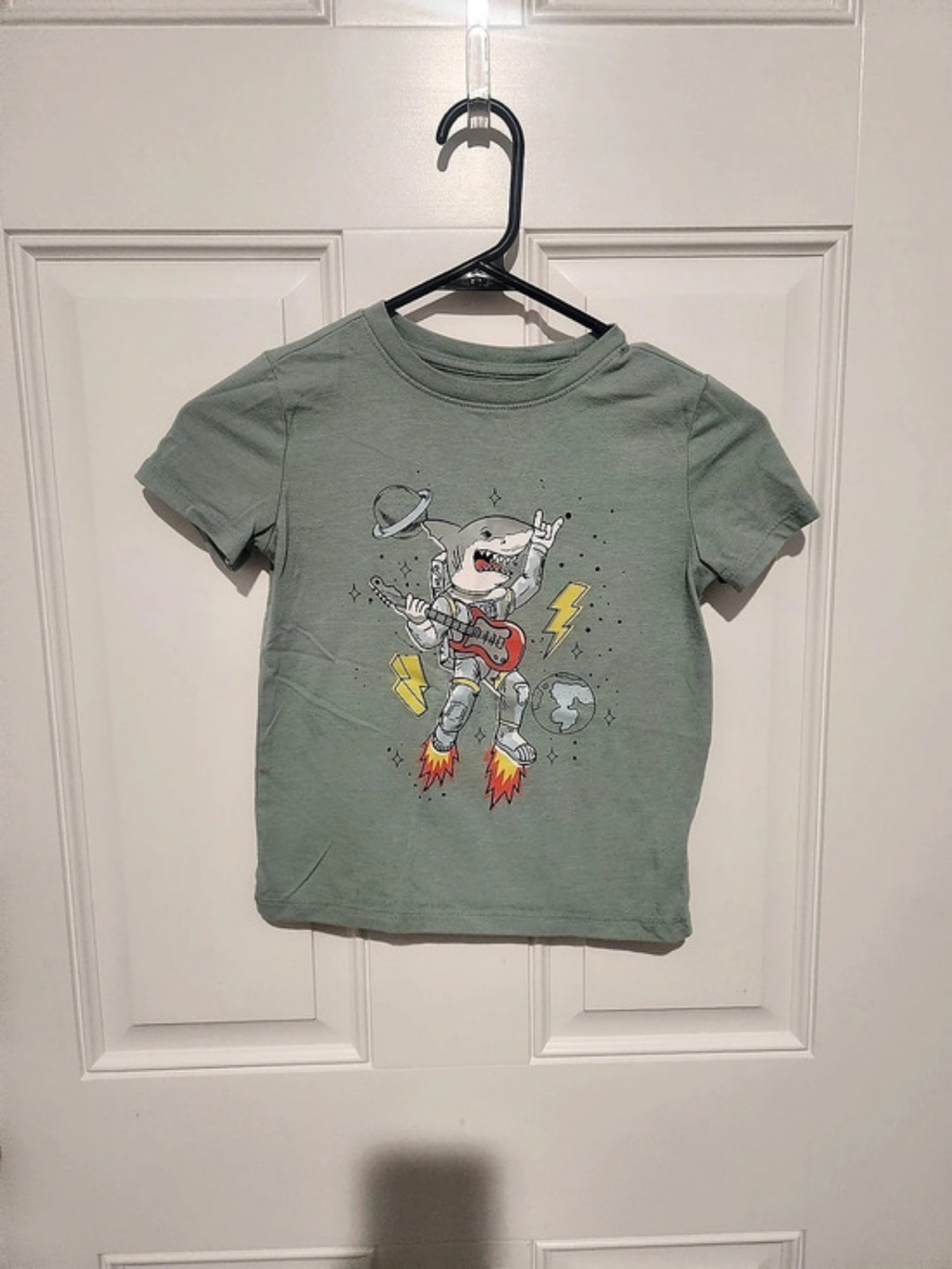 Cat & Jack Unisex Kids XS Green Shark Astronaut Graphic Tee Short Sleeve
